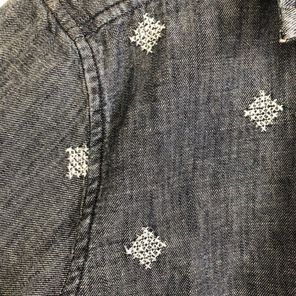 AE• Diamond embroidered denim button up - Picture 3 of 5